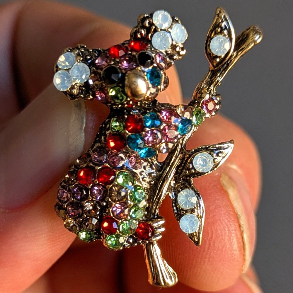 Free Brooch Case & Beautiful blinged out brooch
